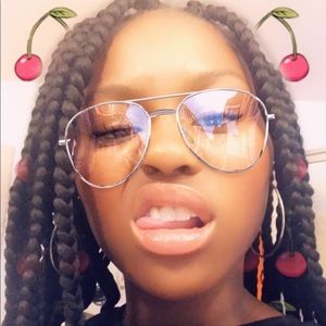 Meet your Posher, Anissa